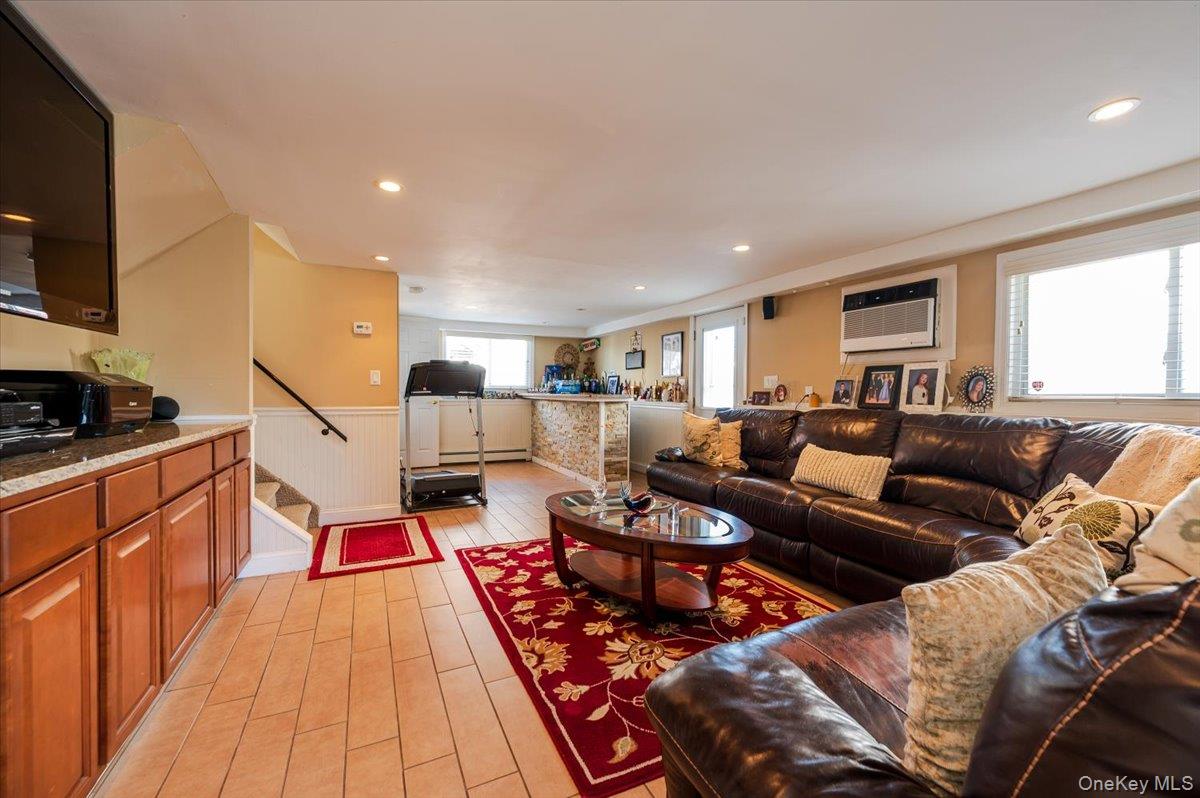 #12 photo, 22 Cheshire Road, ナッソー郡 Inwood , NY 11096