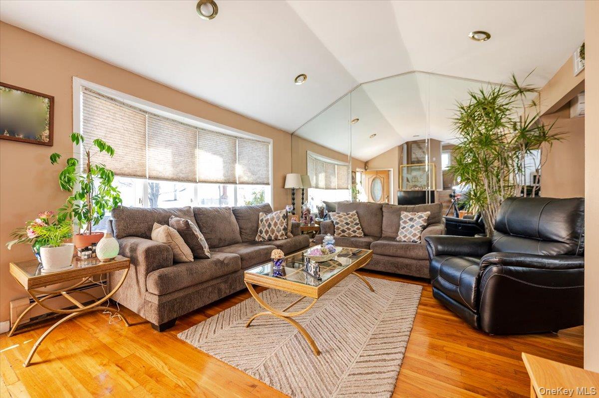 #2 photo, 22 Cheshire Road, ナッソー郡 Inwood , NY 11096