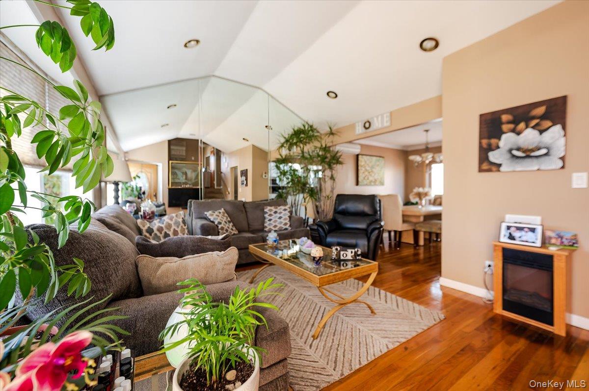 #4 photo, 22 Cheshire Road, ナッソー郡 Inwood , NY 11096