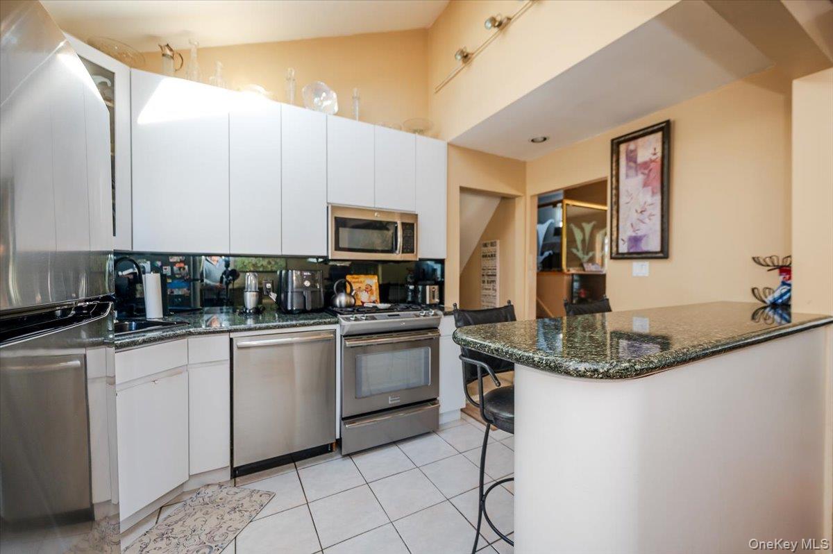 #7 photo, 22 Cheshire Road, ナッソー郡 Inwood , NY 11096