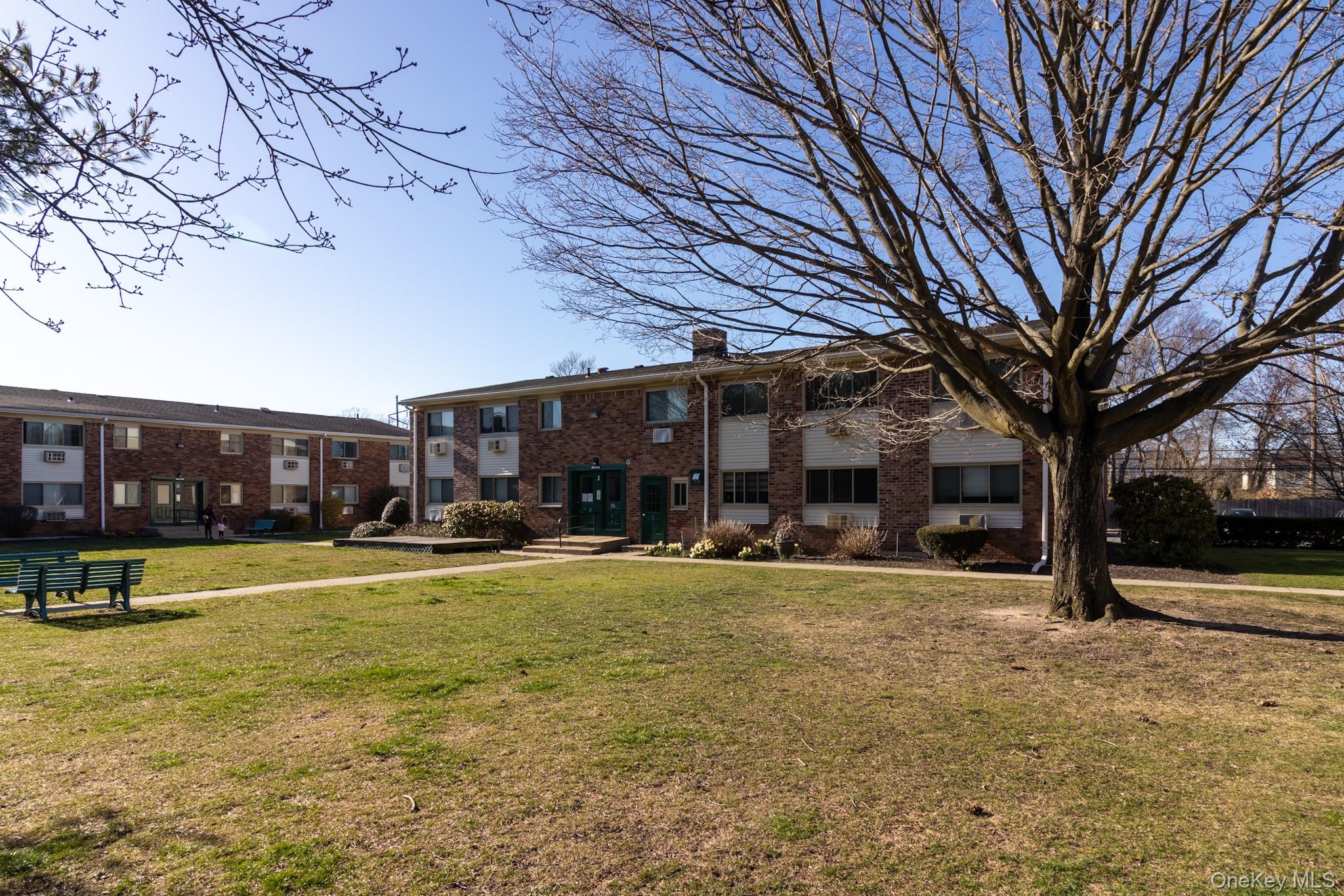 #11 photo, 2449 Union Boulevard, サフォーク郡 Islip , NY 11751