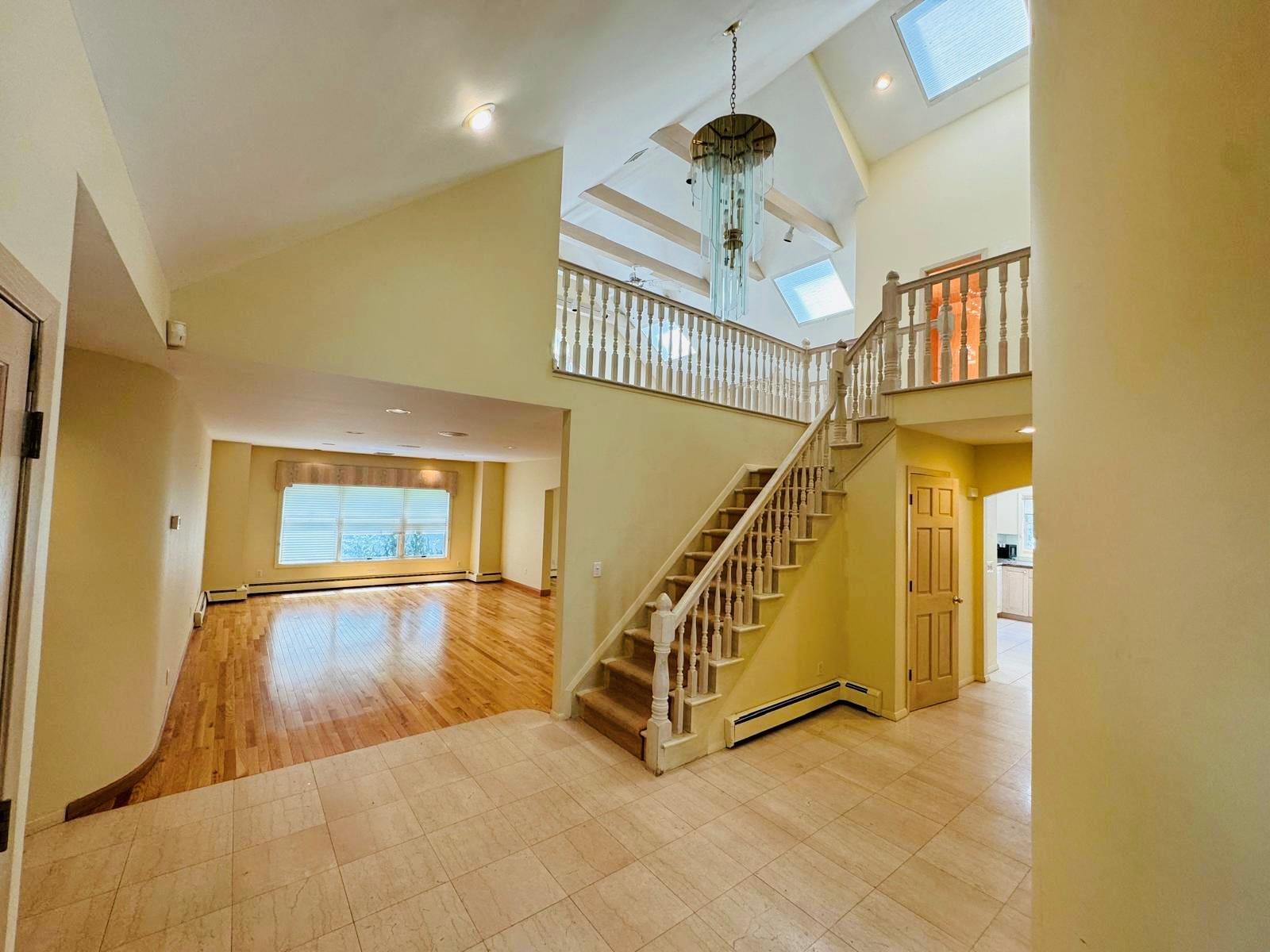 #18 photo, 66 Cliff Road, Port Jefferson , NY 11777