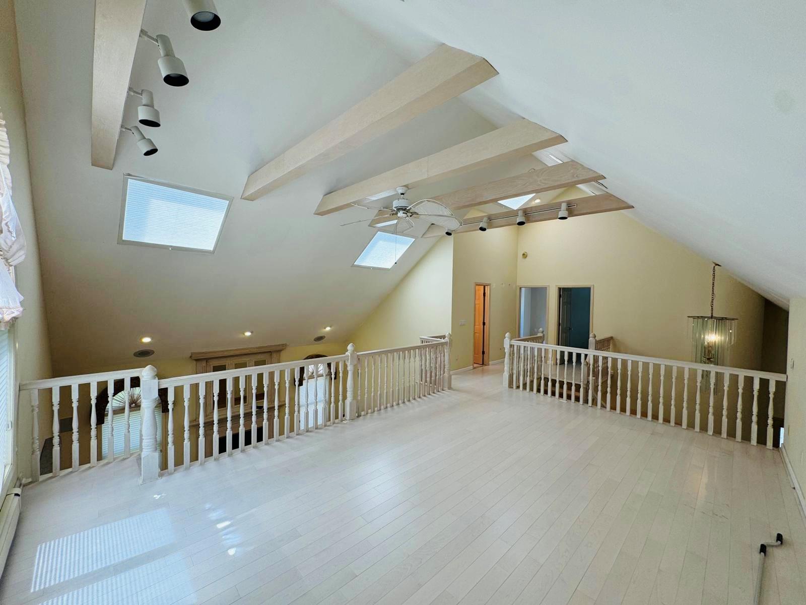 #19 photo, 66 Cliff Road, Port Jefferson , NY 11777