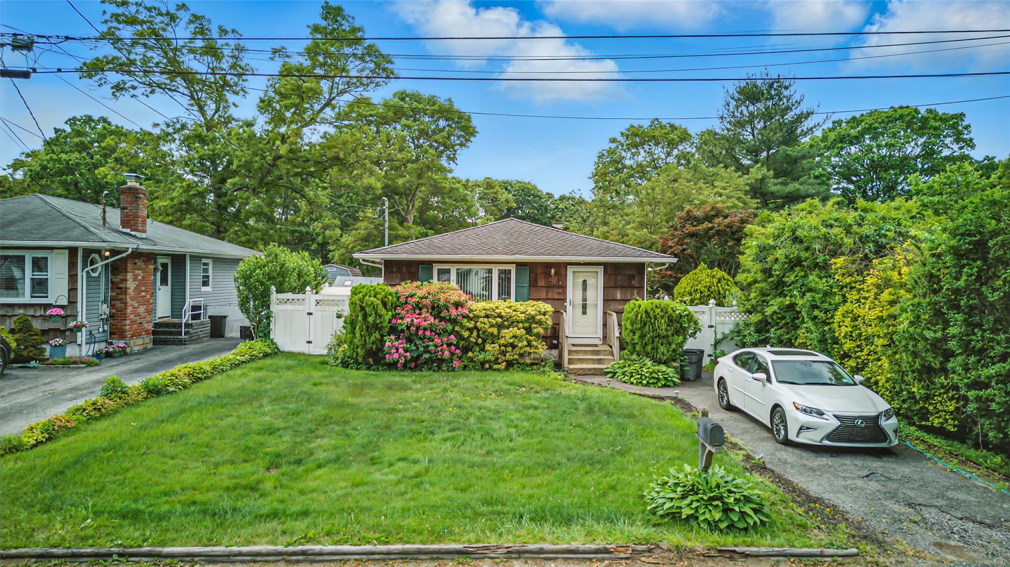 #1 photo, 70 Pennwood Drive, Mastic Beach , NY 11951