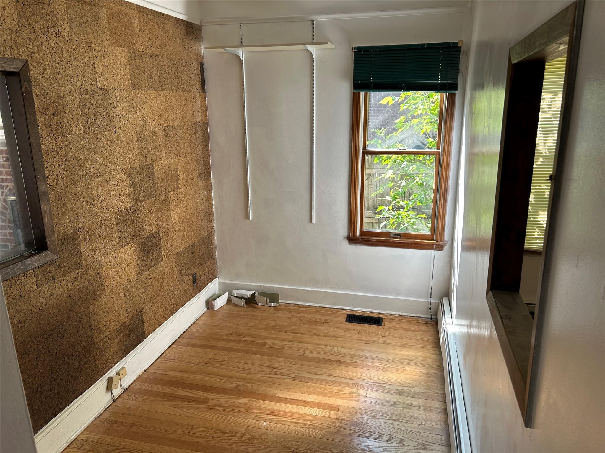 #15 photo, 153 W Main Street, サフォーク郡 Kings Park , NY 11754