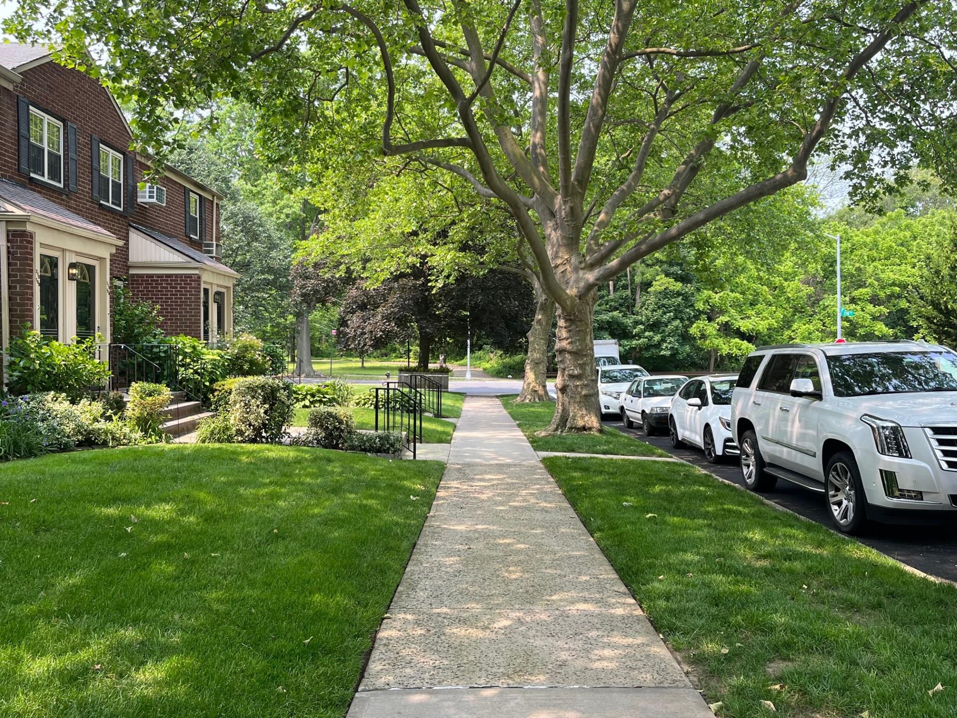 #4 photo, 210-12 69th Avenue, קווינס Oakland Gardens , NY 11364