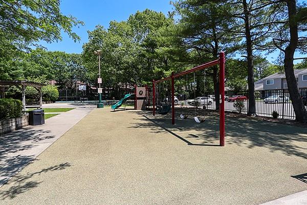 #13 photo, 223 Springmeadow Drive, サフォーク郡 Holbrook , NY 11741