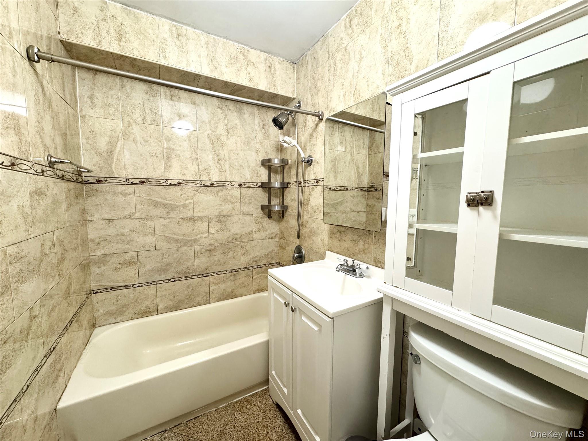 #8 photo, 103-02 42nd Ave, クイーンズ区 Corona , NY 11368