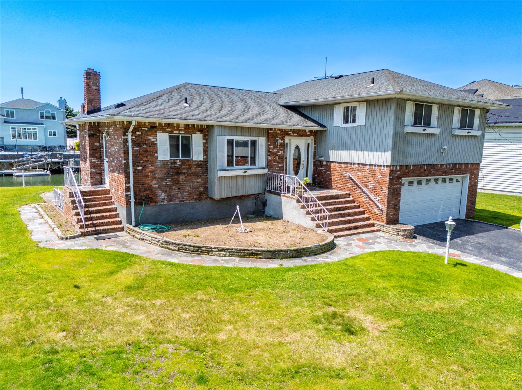 #1 photo, 14 Gloucester Road, Massapequa , NY 11758