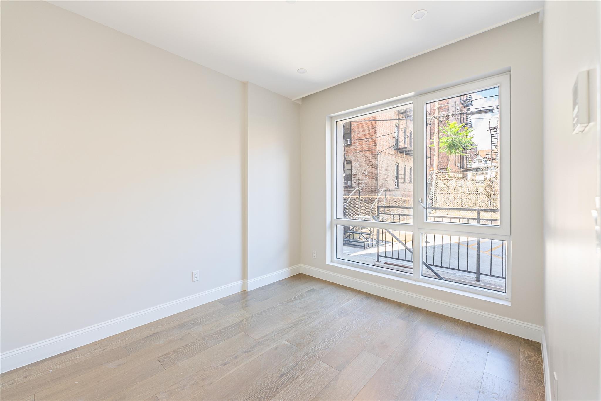 #6 photo, 4209 Hampton Street, クイーンズ区 Elmhurst , NY 11373