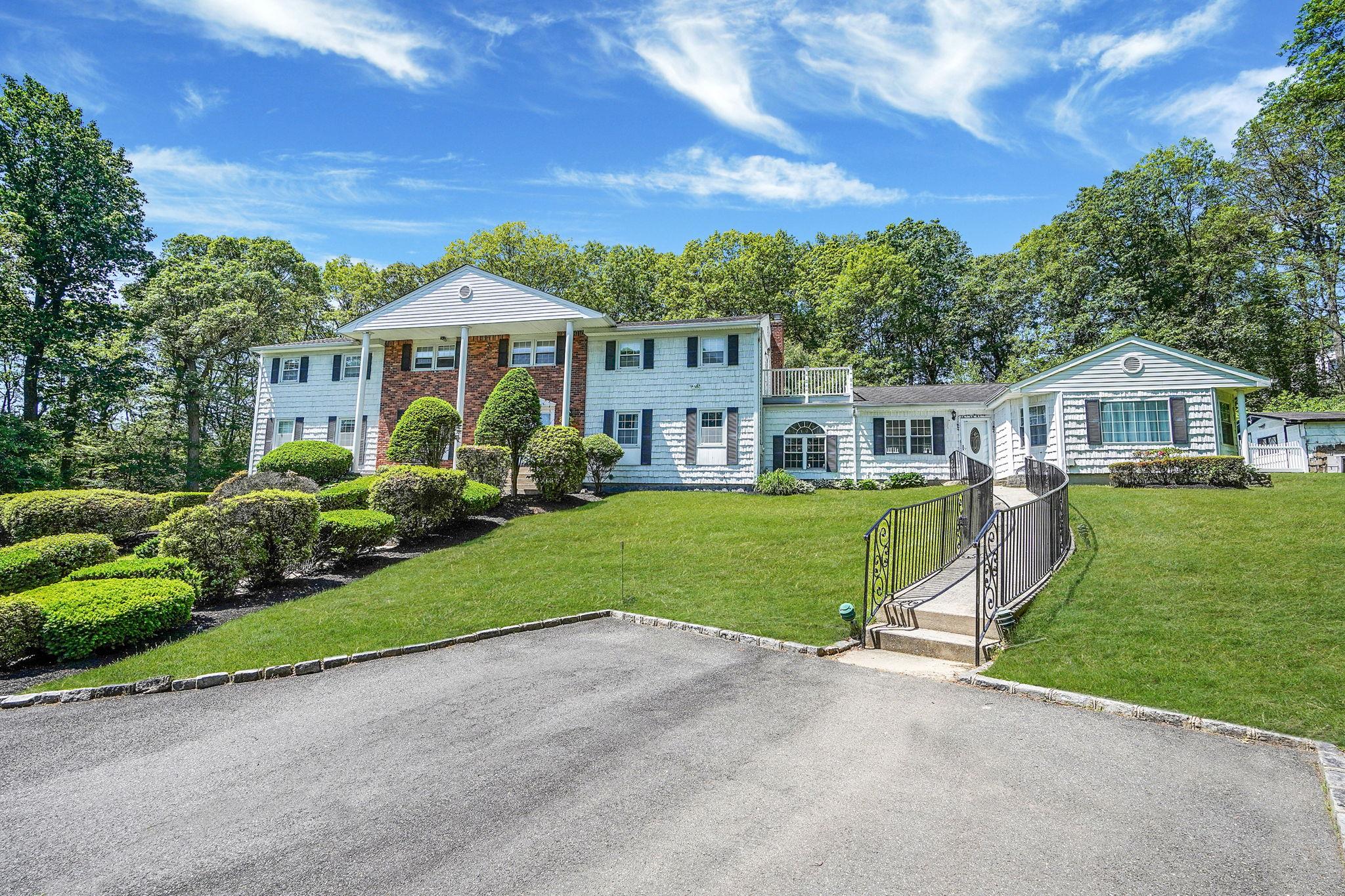 #3 photo, 11 Country Squire Court, サフォーク郡 Dix Hills , NY 11746