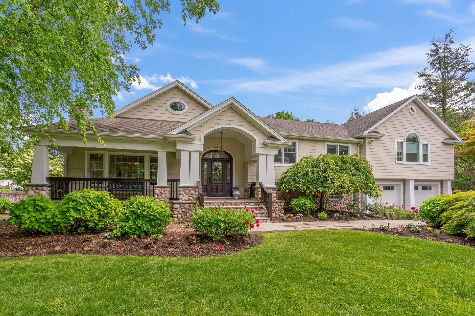 #1 photo, 30 Salem Ridge Drive, Huntington , NY 11743