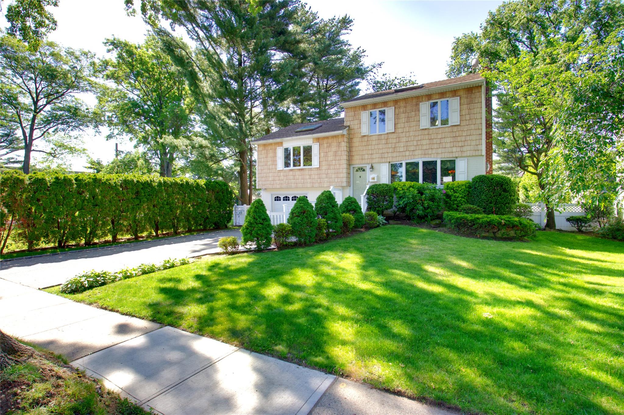 #1 photo, 172 Brook Street, 長島 花園城 Garden City , NY 11530