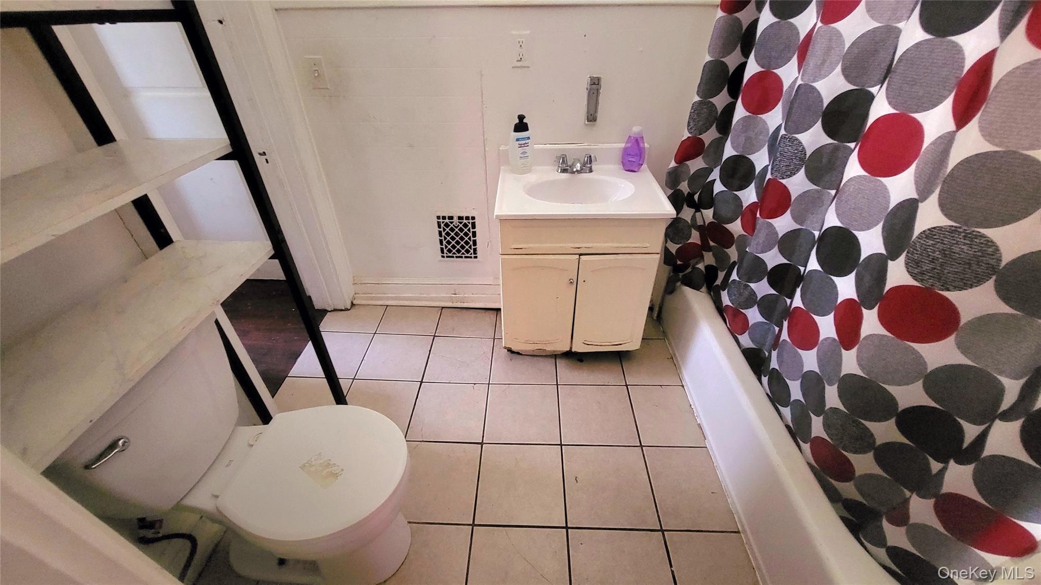 #10 photo, 257 Church St, Poughkeepsie , NY 12601