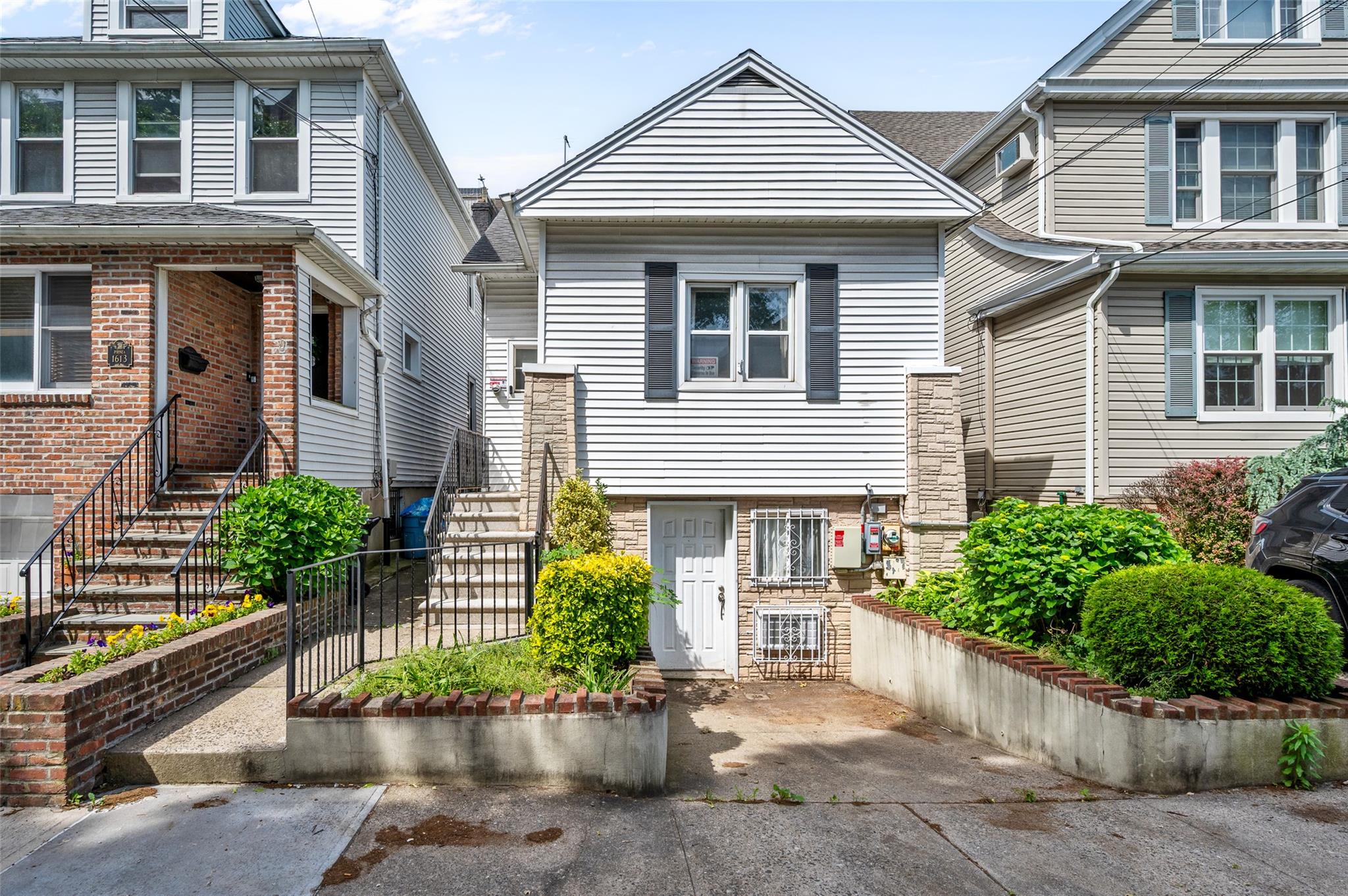 #1 photo, 1615 Mahan Avenue, Bronx , NY 10461