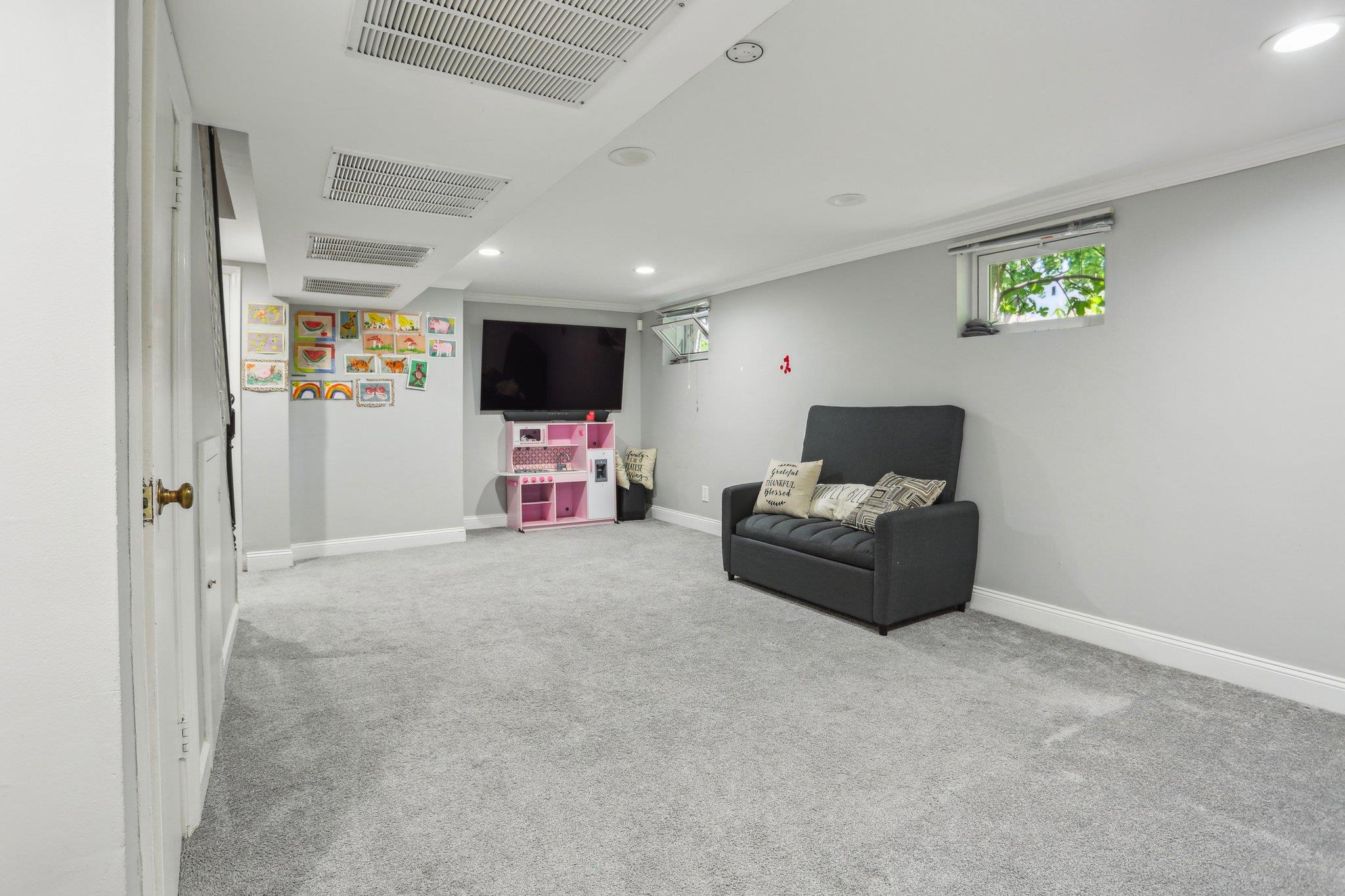 #12 photo, 80-36 208th Street, 皇后区 Hollis Hills , NY 11427