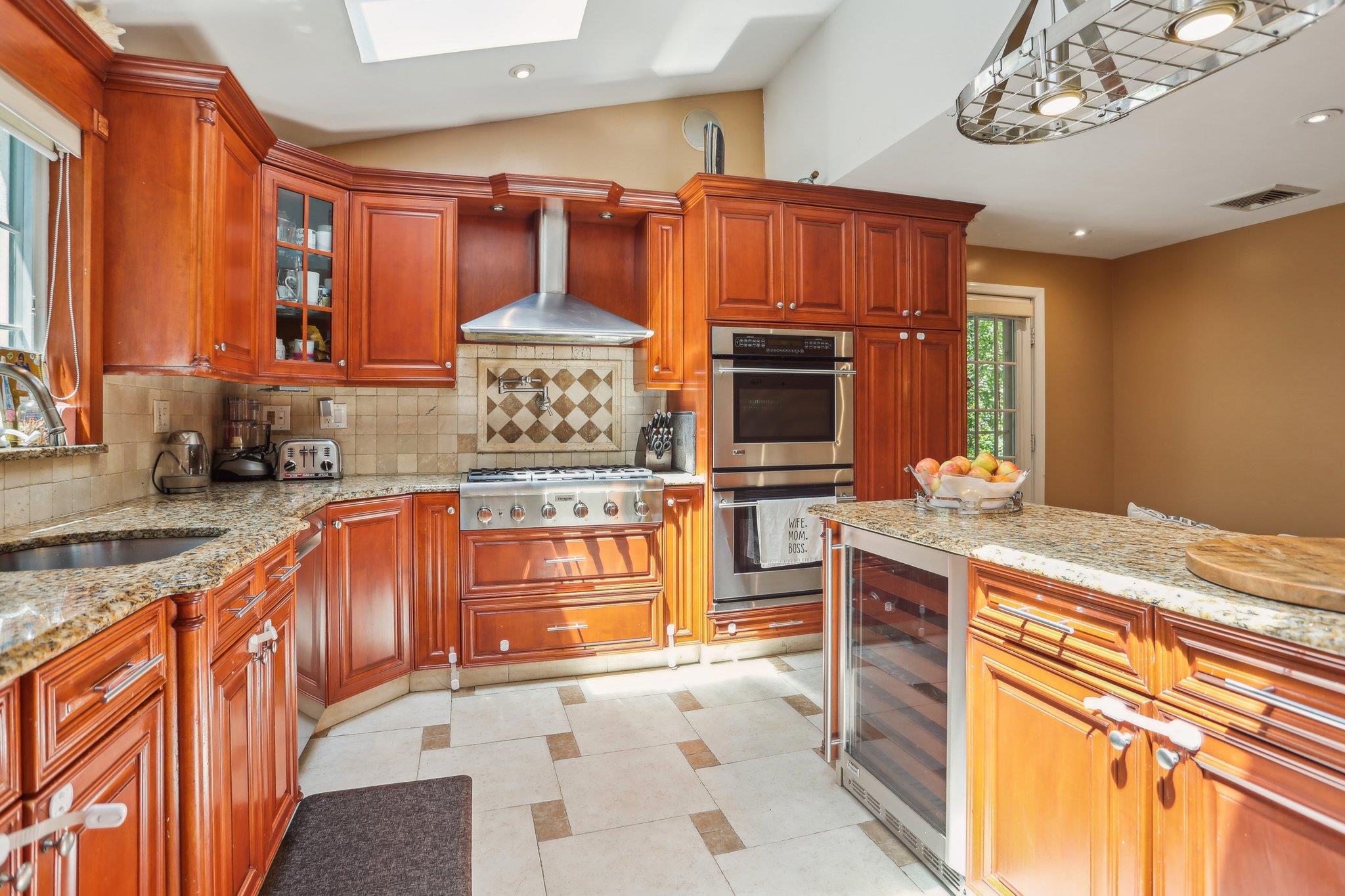 #5 photo, 80-36 208th Street, 皇后区 Hollis Hills , NY 11427