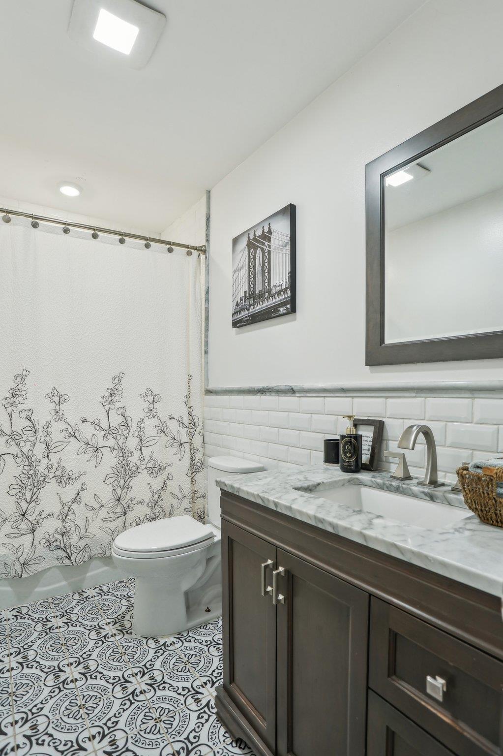 #7 photo, 80-36 208th Street, 皇后区 Hollis Hills , NY 11427