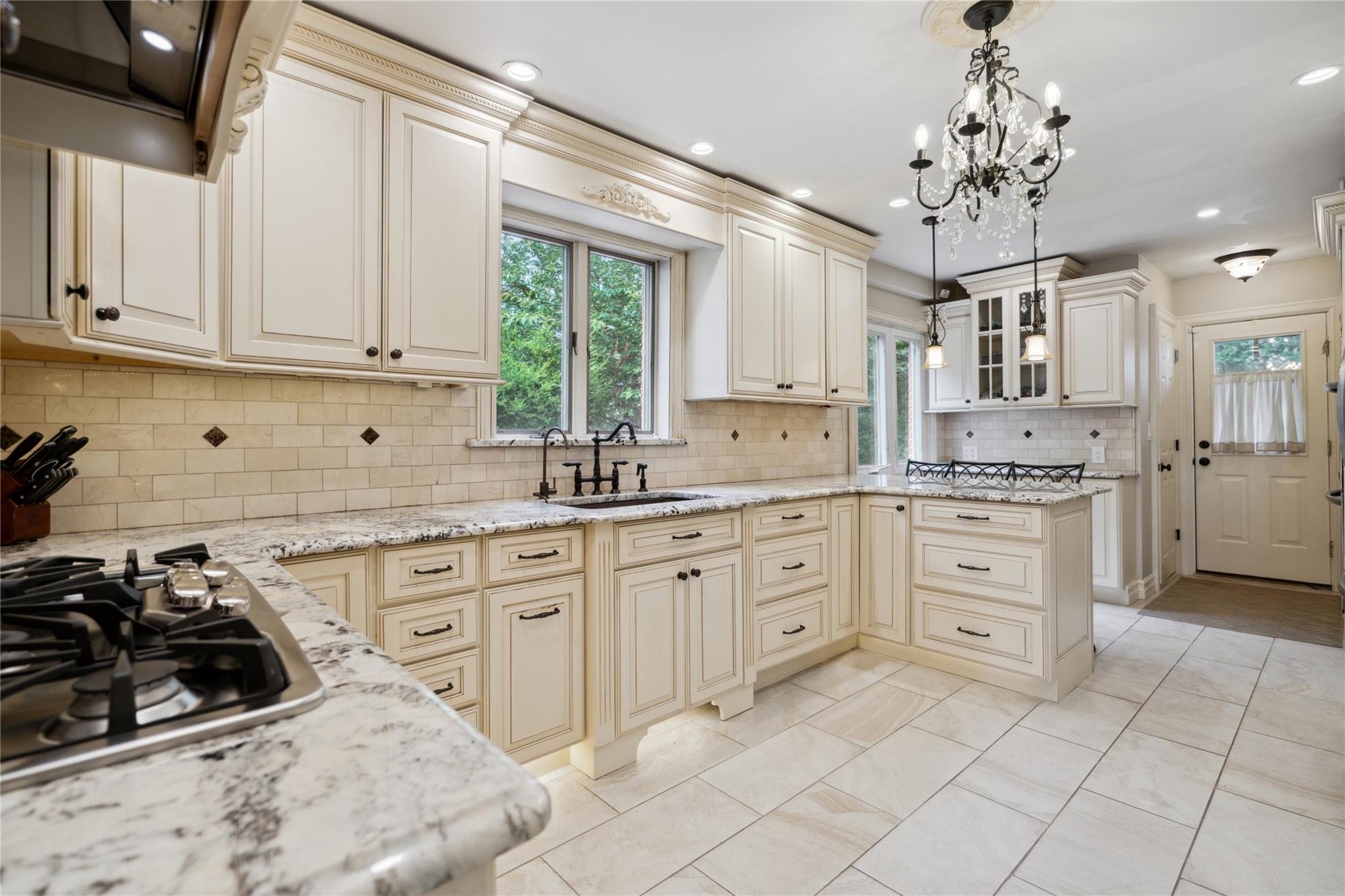 #10 photo, 10 Atlas Avenue, 长岛 Malverne , NY 11565