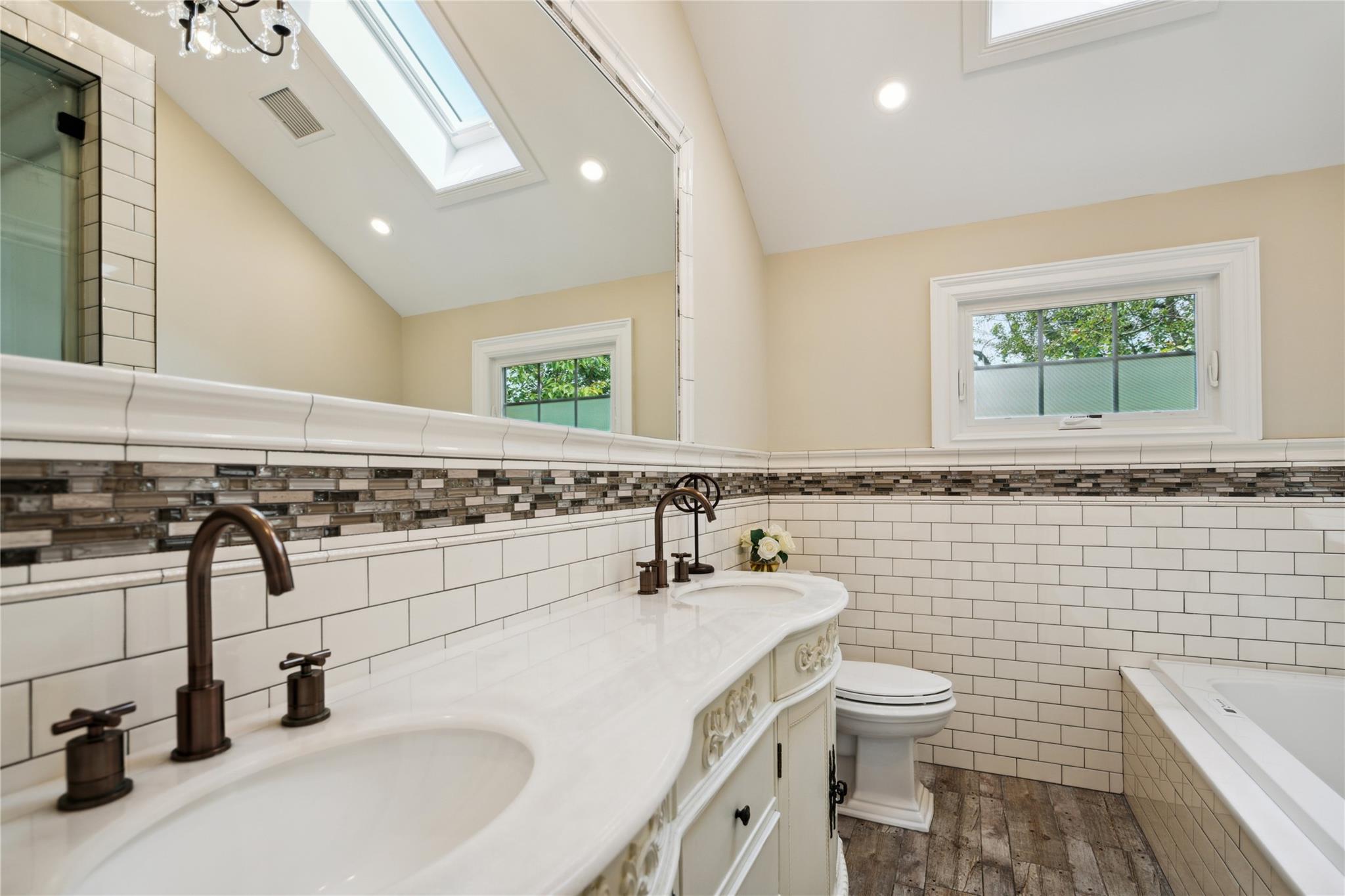 #14 photo, 10 Atlas Avenue, 长岛 Malverne , NY 11565