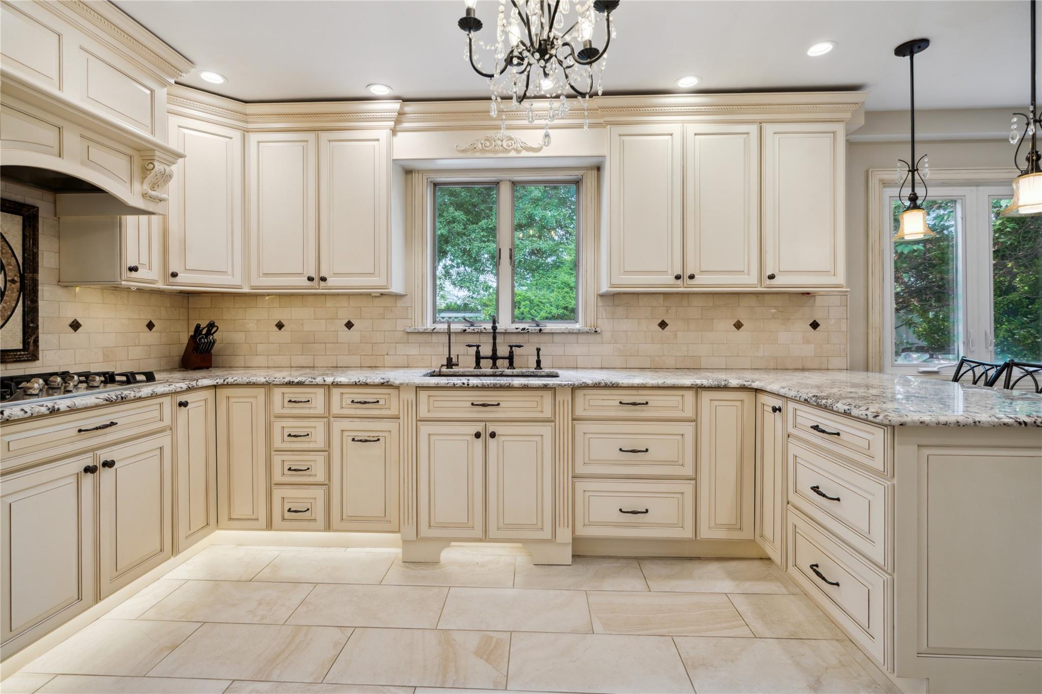 #8 photo, 10 Atlas Avenue, 长岛 Malverne , NY 11565