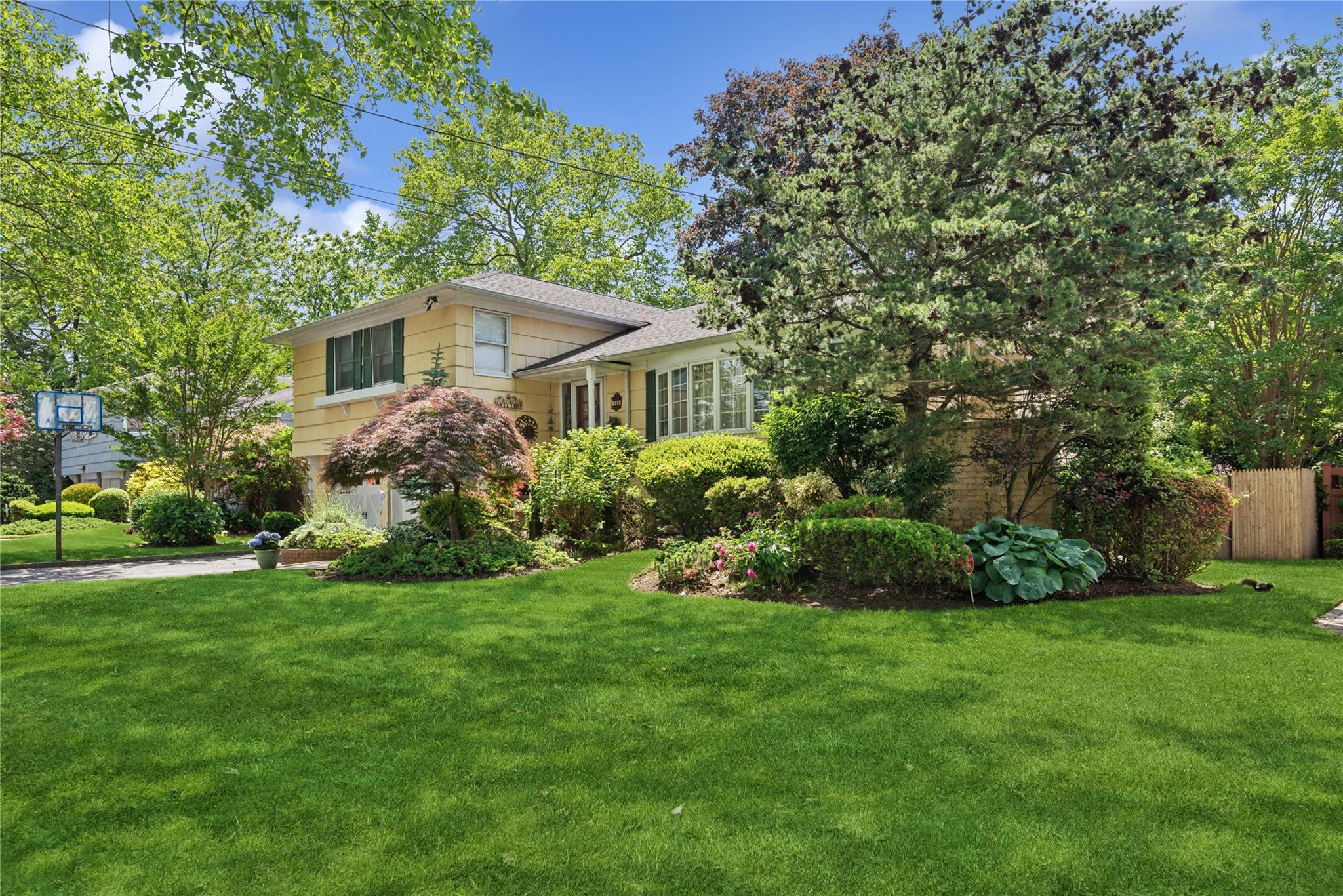 #2 photo, 221 Somerset Drive, ナッソー郡 Hewlett , NY 11557