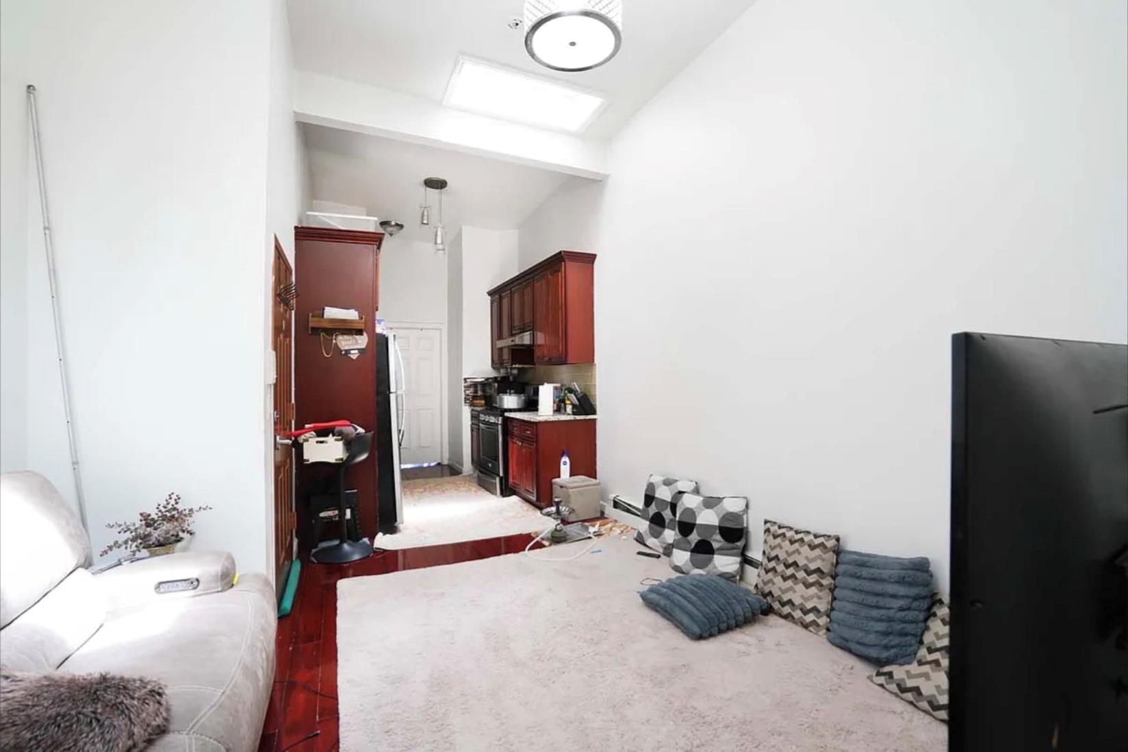 #12 photo, 29-15 Astoria Boulevard, クイーンズ区 Astoria , NY 11102