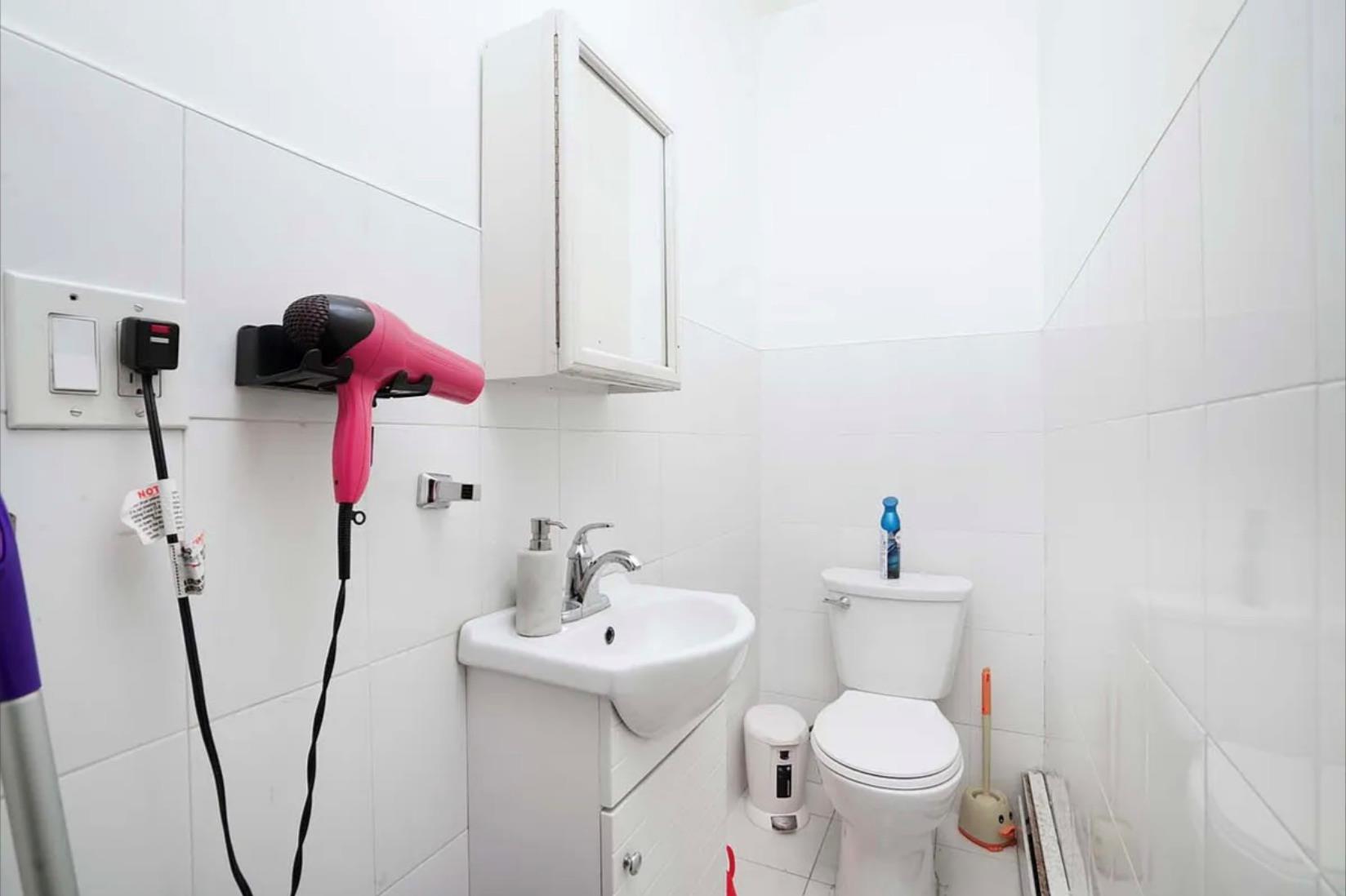 #13 photo, 29-15 Astoria Boulevard, クイーンズ区 Astoria , NY 11102