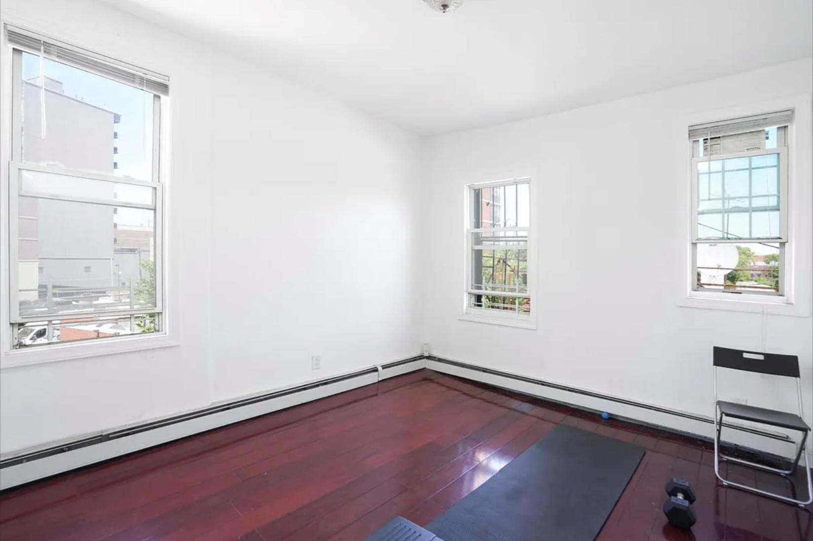 #19 photo, 29-15 Astoria Boulevard, クイーンズ区 Astoria , NY 11102