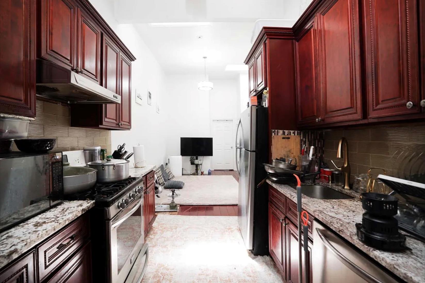 #9 photo, 29-15 Astoria Boulevard, クイーンズ区 Astoria , NY 11102