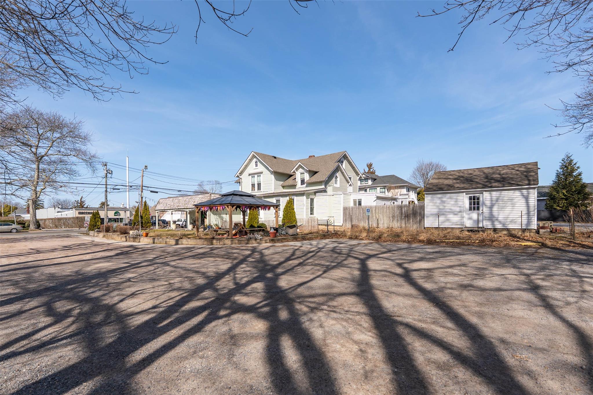 #13 photo, 13100 Main Rd, サフォーク郡 Mattituck , NY 11952