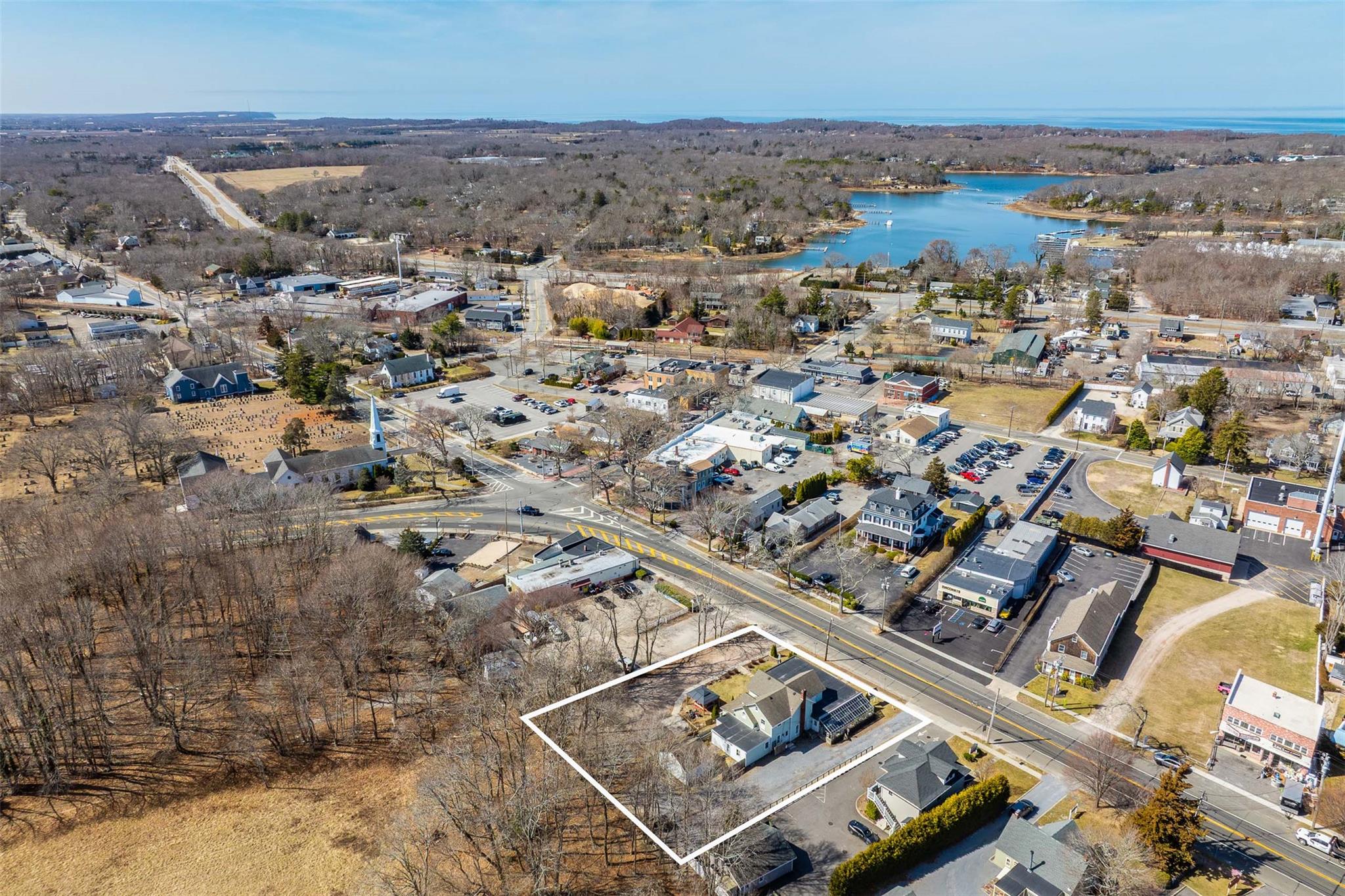 #5 photo, 13100 Main Rd, サフォーク郡 Mattituck , NY 11952