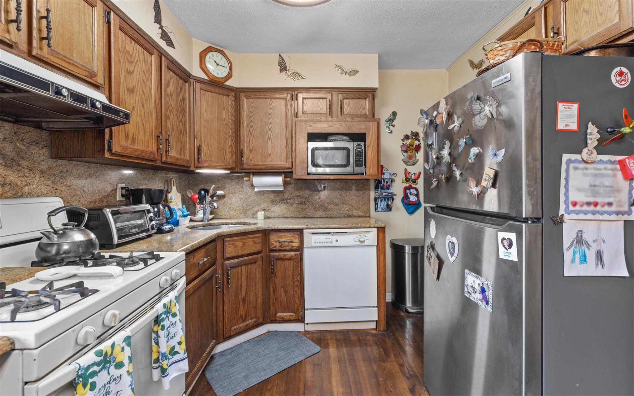 #10 photo, 84 Charles Street, ナッソー郡 Mineola , NY 11501