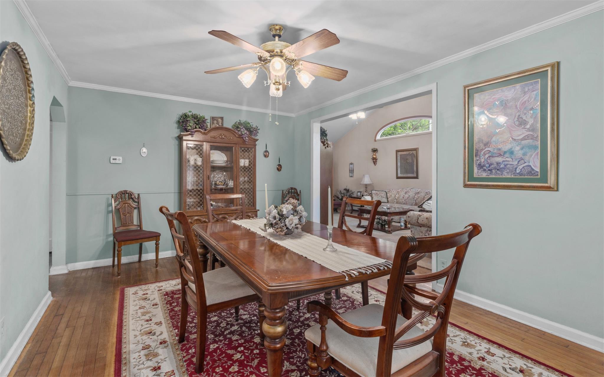 #2 photo, 84 Charles Street, ナッソー郡 Mineola , NY 11501