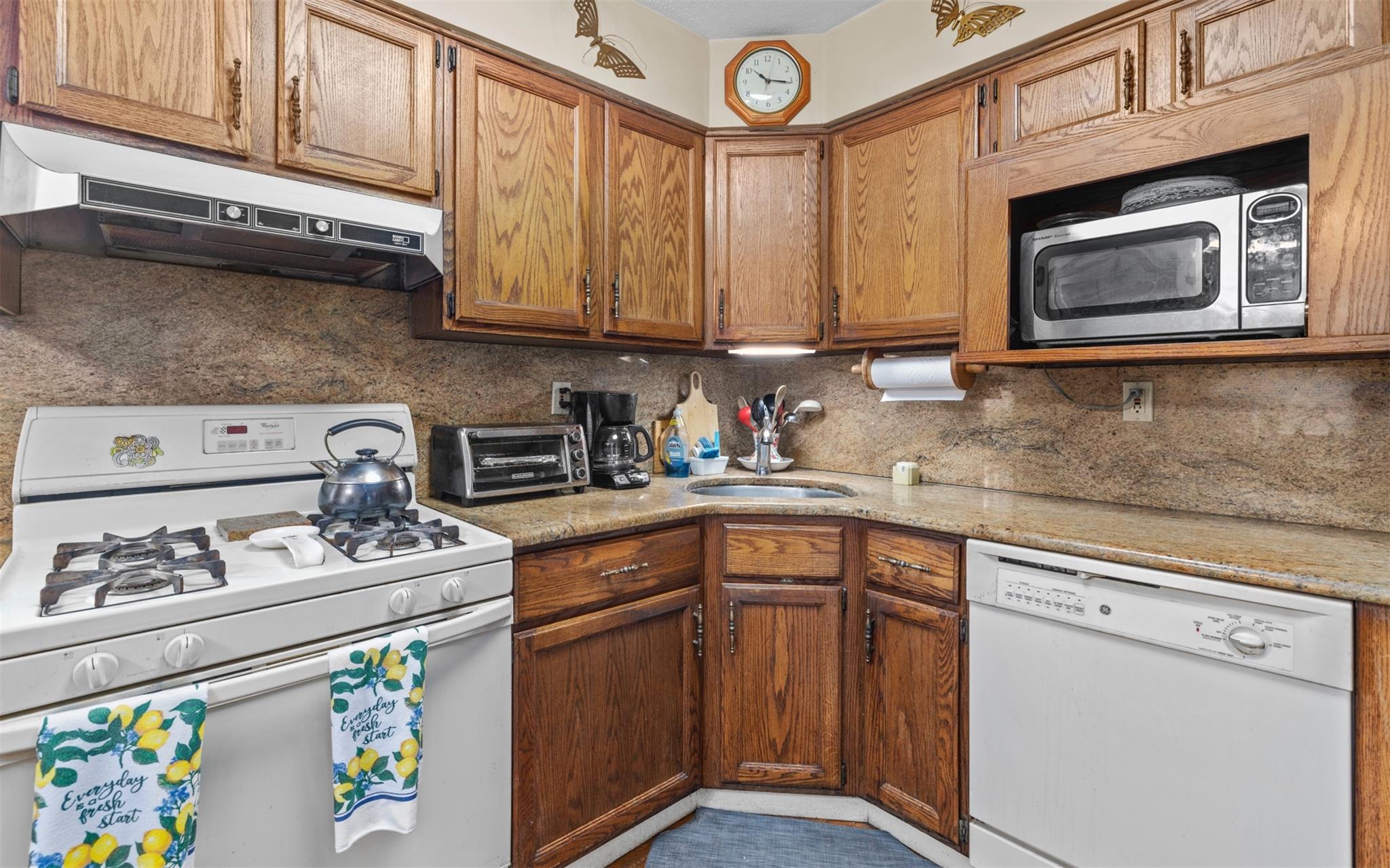 #9 photo, 84 Charles Street, ナッソー郡 Mineola , NY 11501