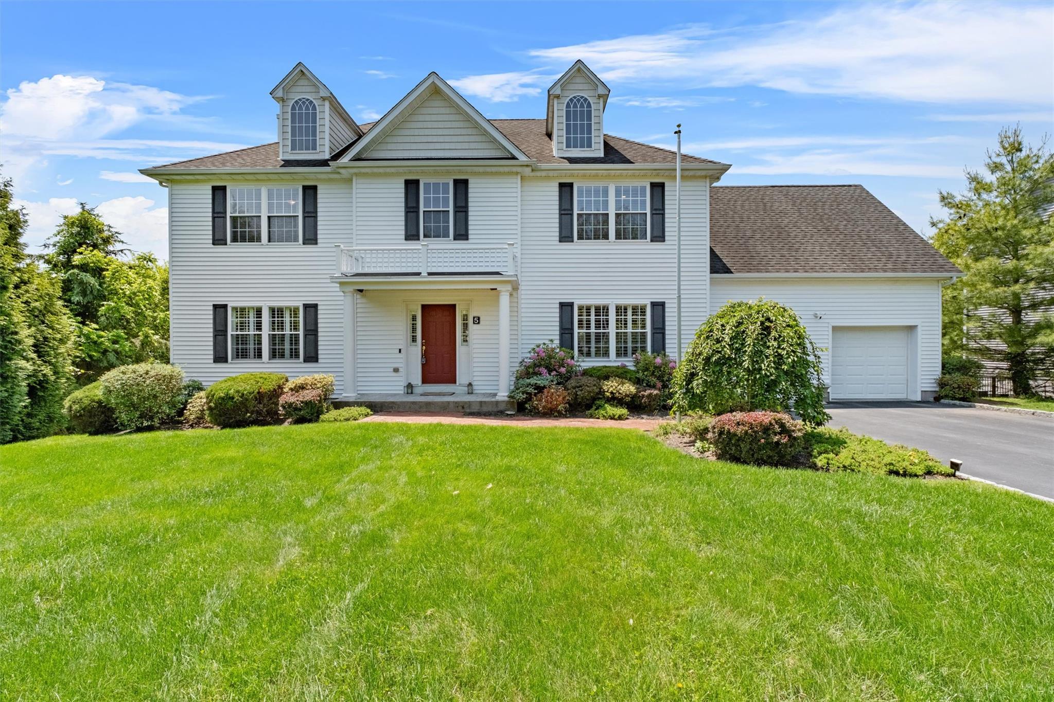 #1 photo, 5 Brianna Lane, Yorktown Heights , NY 10598