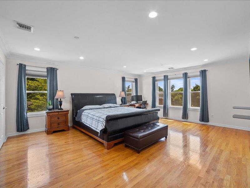 #12 photo, 283 Harrison Avenue, Harrison , NY 10528