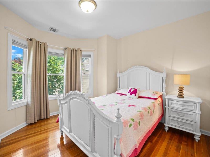 #13 photo, 283 Harrison Avenue, Harrison , NY 10528