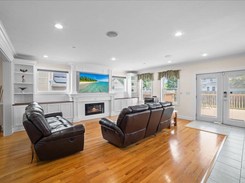 #7 photo, 283 Harrison Avenue, Harrison , NY 10528