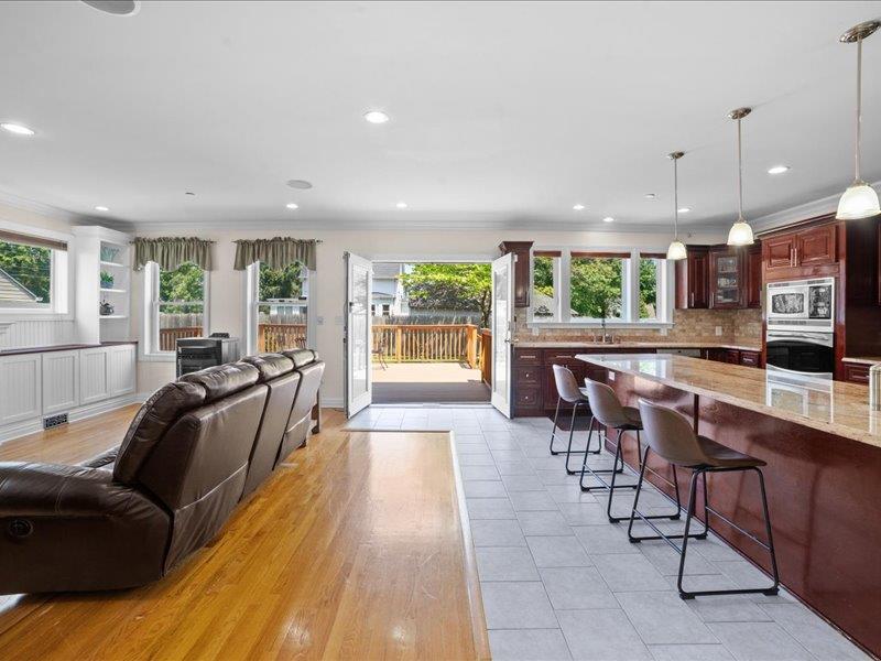 #8 photo, 283 Harrison Avenue, Harrison , NY 10528