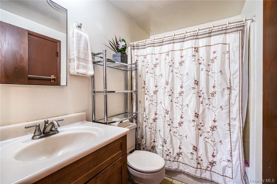 #12 photo, 651 Plaza Avenue, Mamaroneck , NY 10543