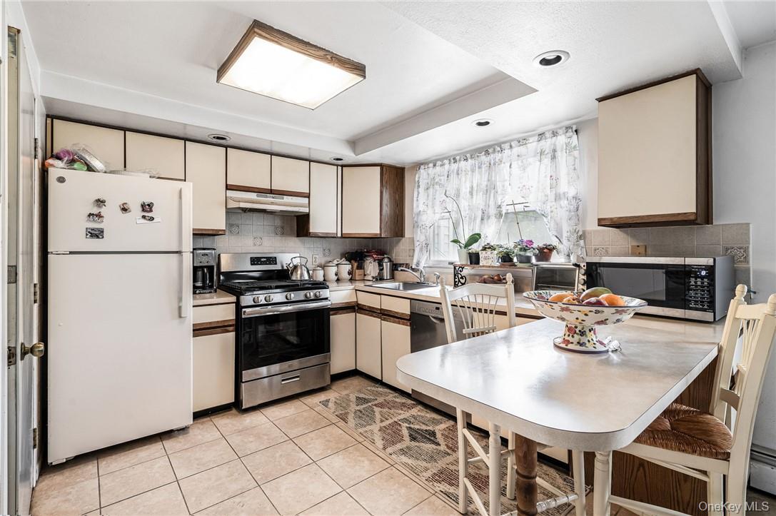 #8 photo, 651 Plaza Avenue, Mamaroneck , NY 10543