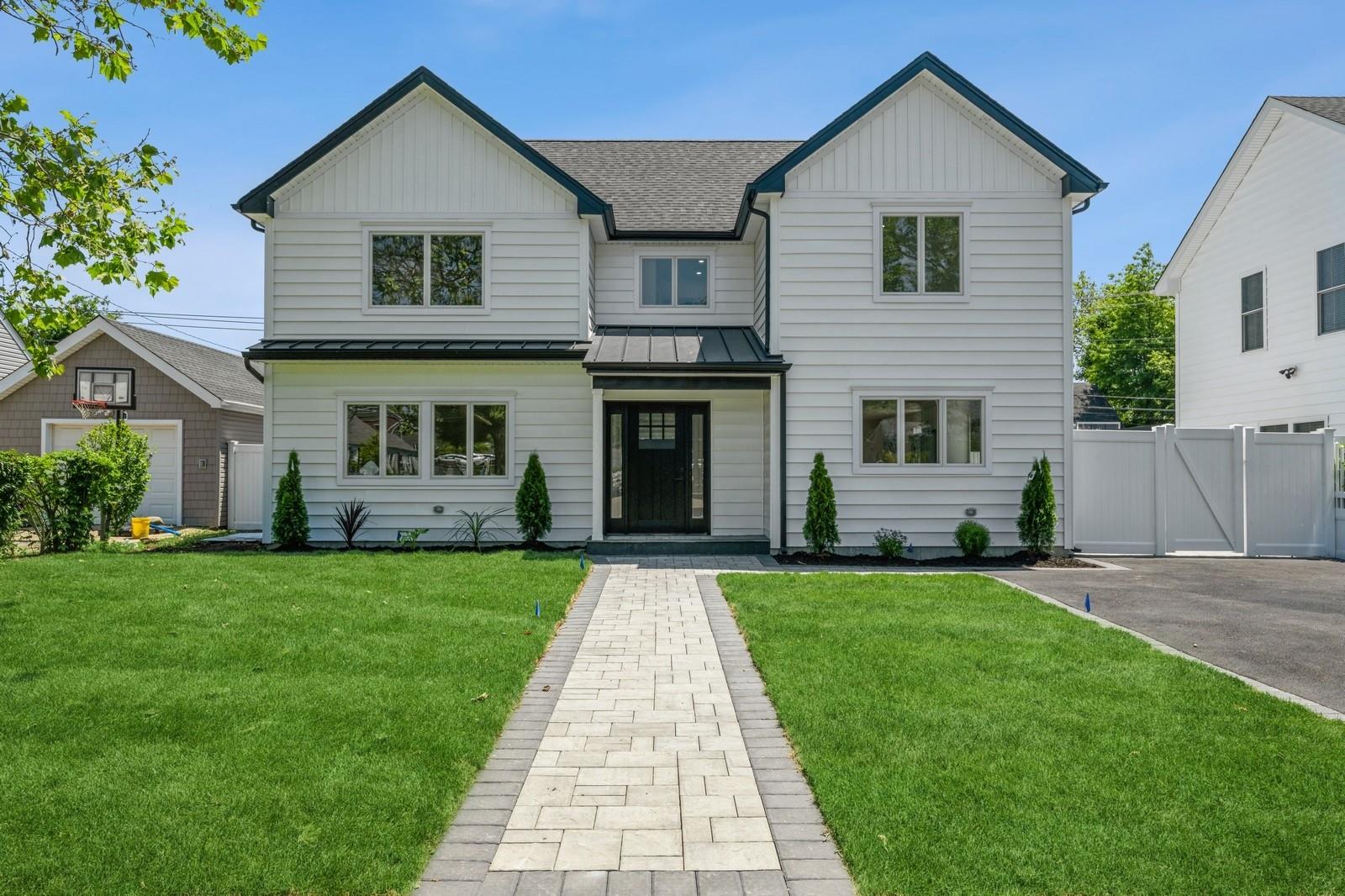 #1 photo, 23 Valley Road, 長島 Levittown , NY 11756