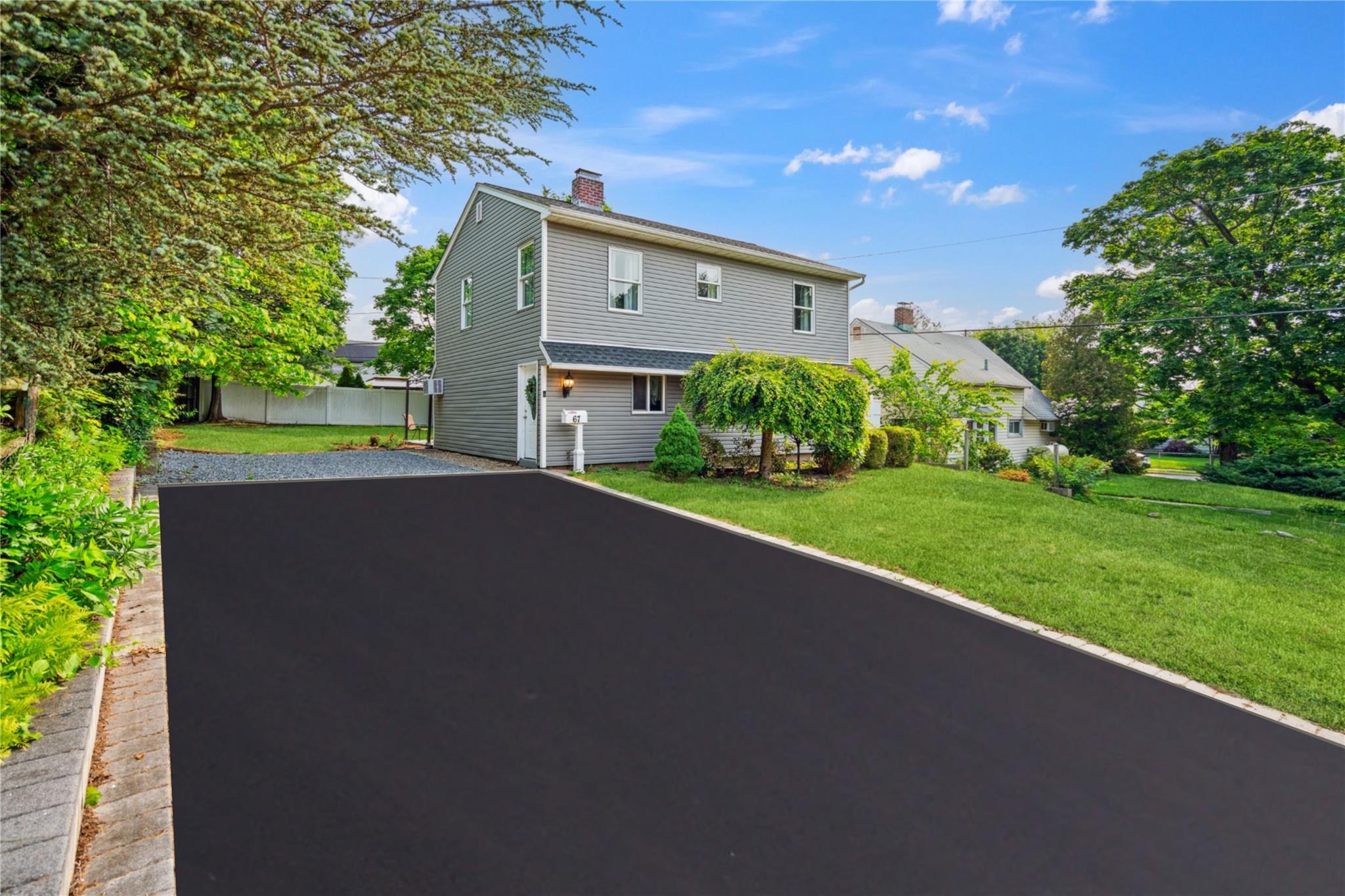 #1 photo, 67 Market Lane, ناسو Levittown , NY 11756