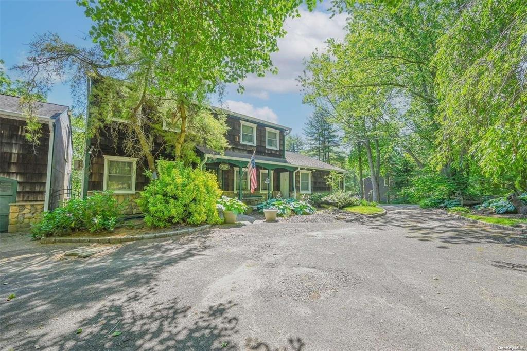 #1 photo, 9 Lone Hill Place, Dix Hills , NY 11746