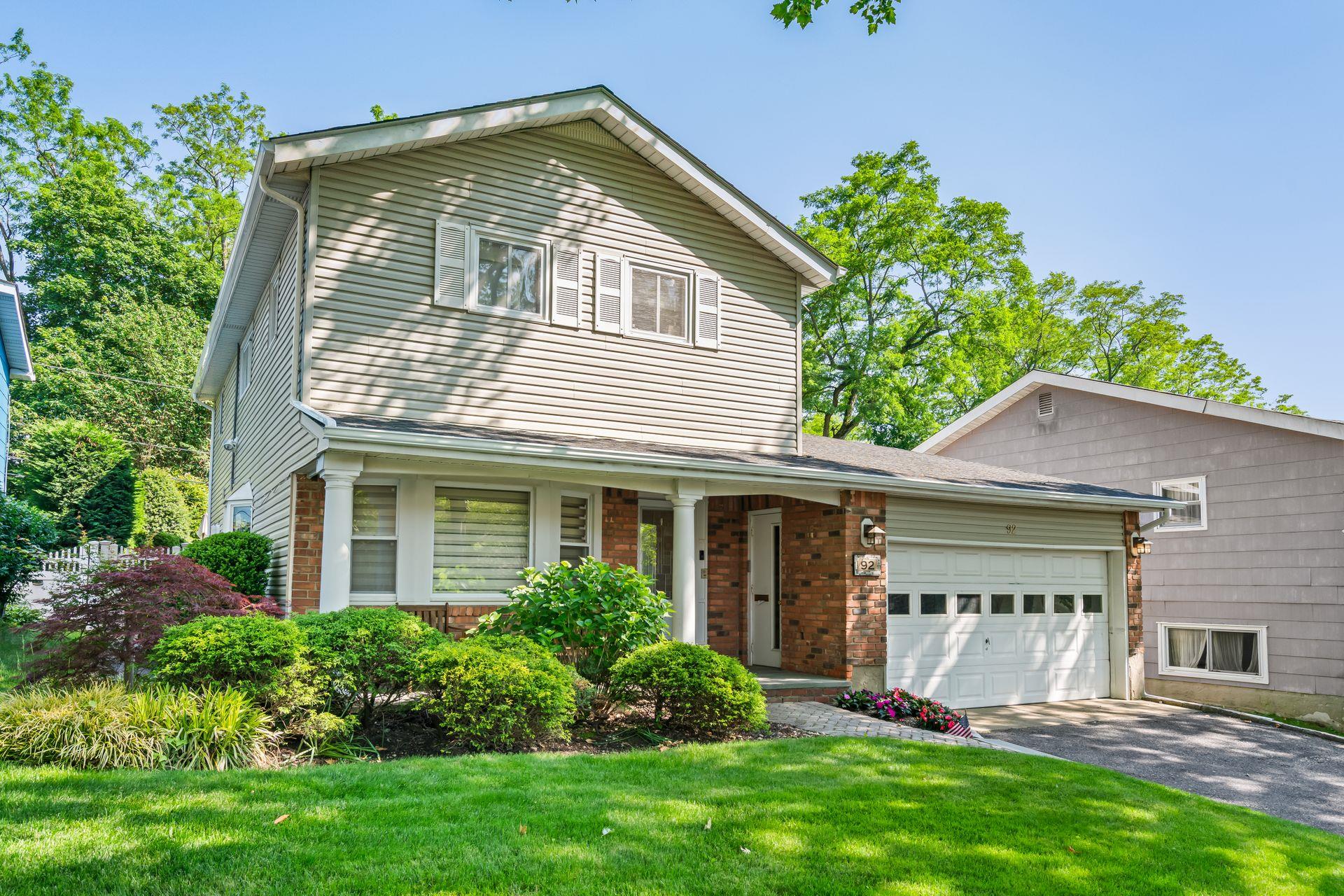 #1 photo, 92 Radcliff Avenue, ناسو Port Washington , NY 11050