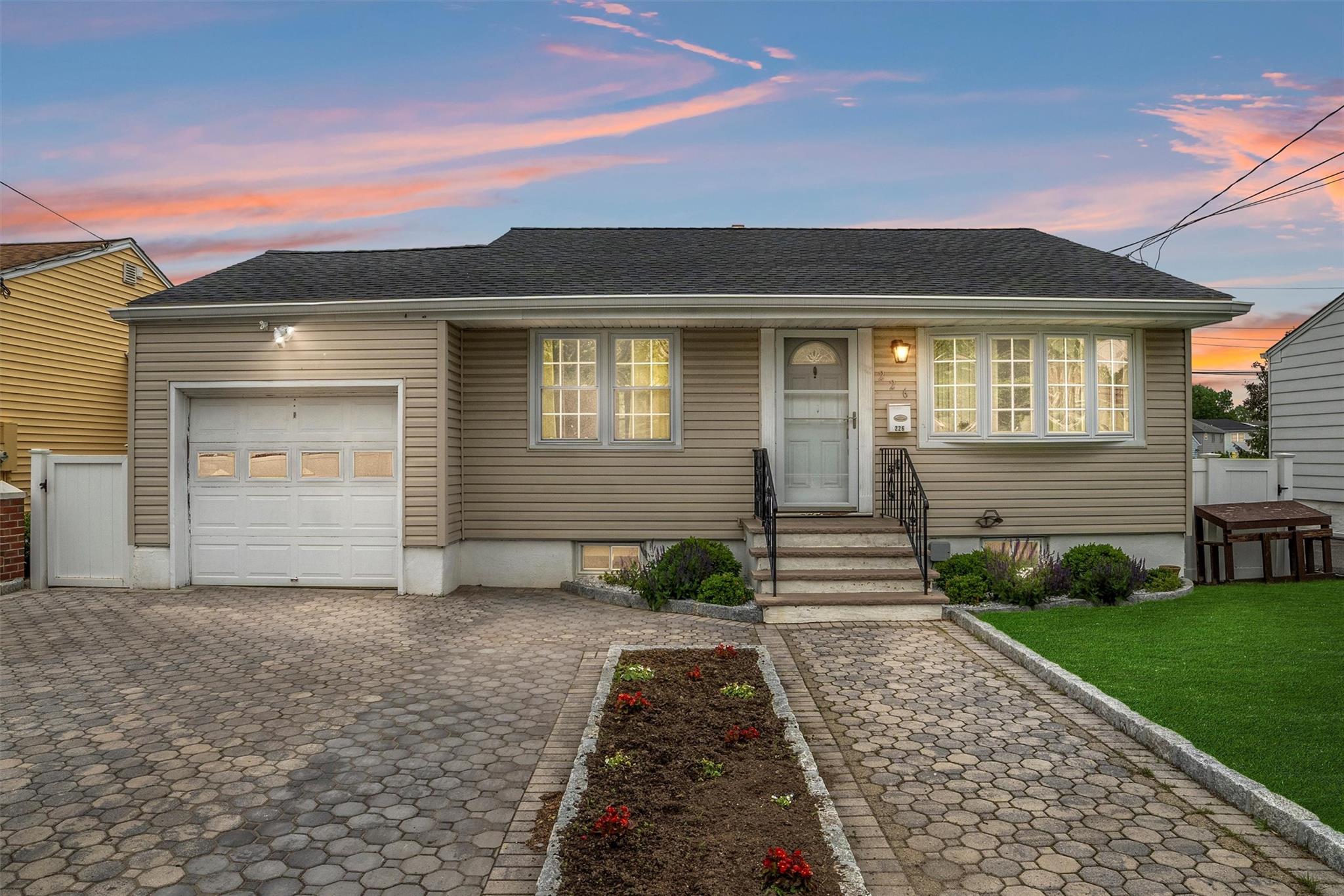 #1 photo, 226 Mile Square Road, 紐約州 Yonkers , NY 10701