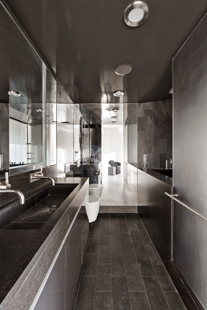 #9 photo, 143 Ave B, マンハッタン East Village , NY 10009