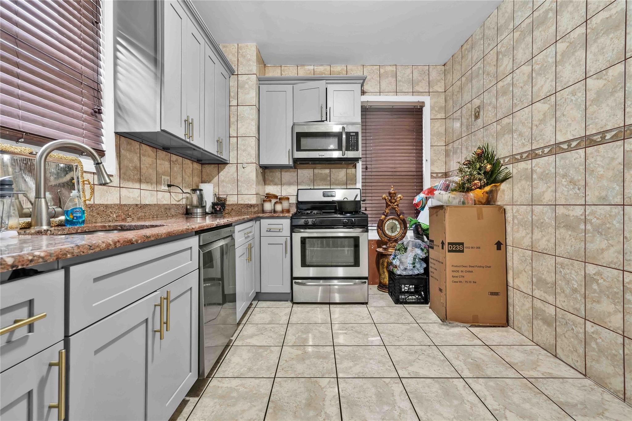 #20 photo, 114-11 86th Avenue, クイーンズ区 Richmond Hill North , NY 11418