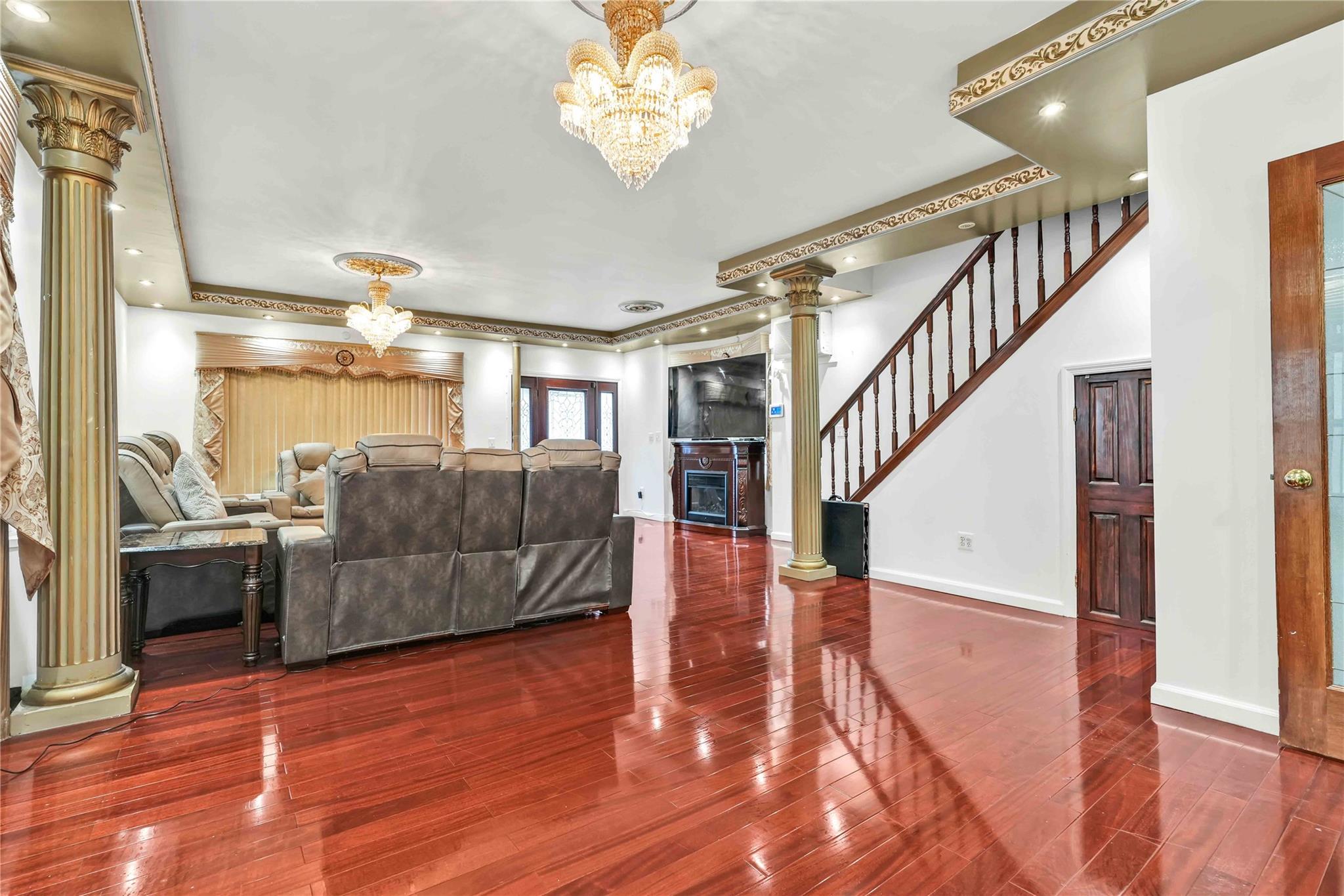 #5 photo, 114-11 86th Avenue, クイーンズ区 Richmond Hill North , NY 11418